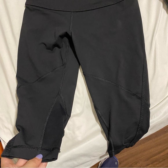 Lululemon Crop Leggings run for your life Sz 6 - Picture 2 of 8